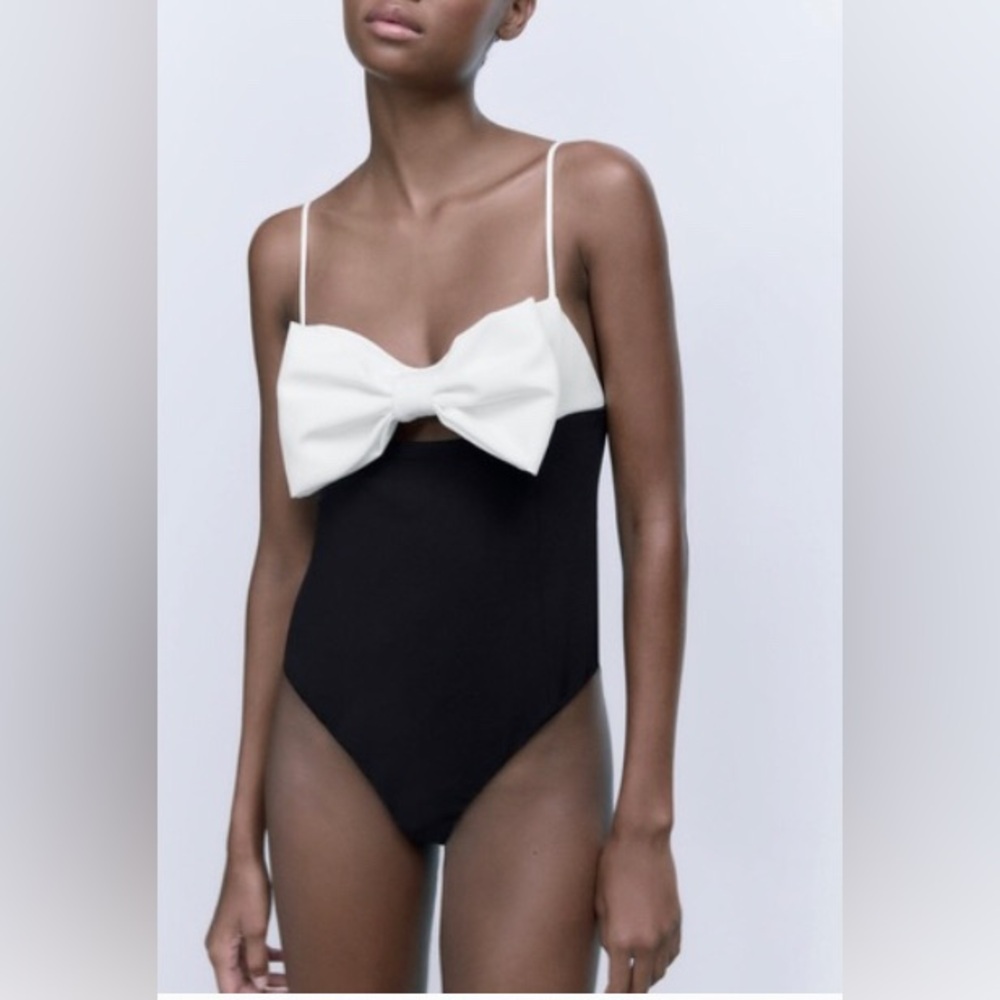 NWT Viral Zara Influencer Bow Tie Black and White bodysuit size Large - Picture 3 of 9